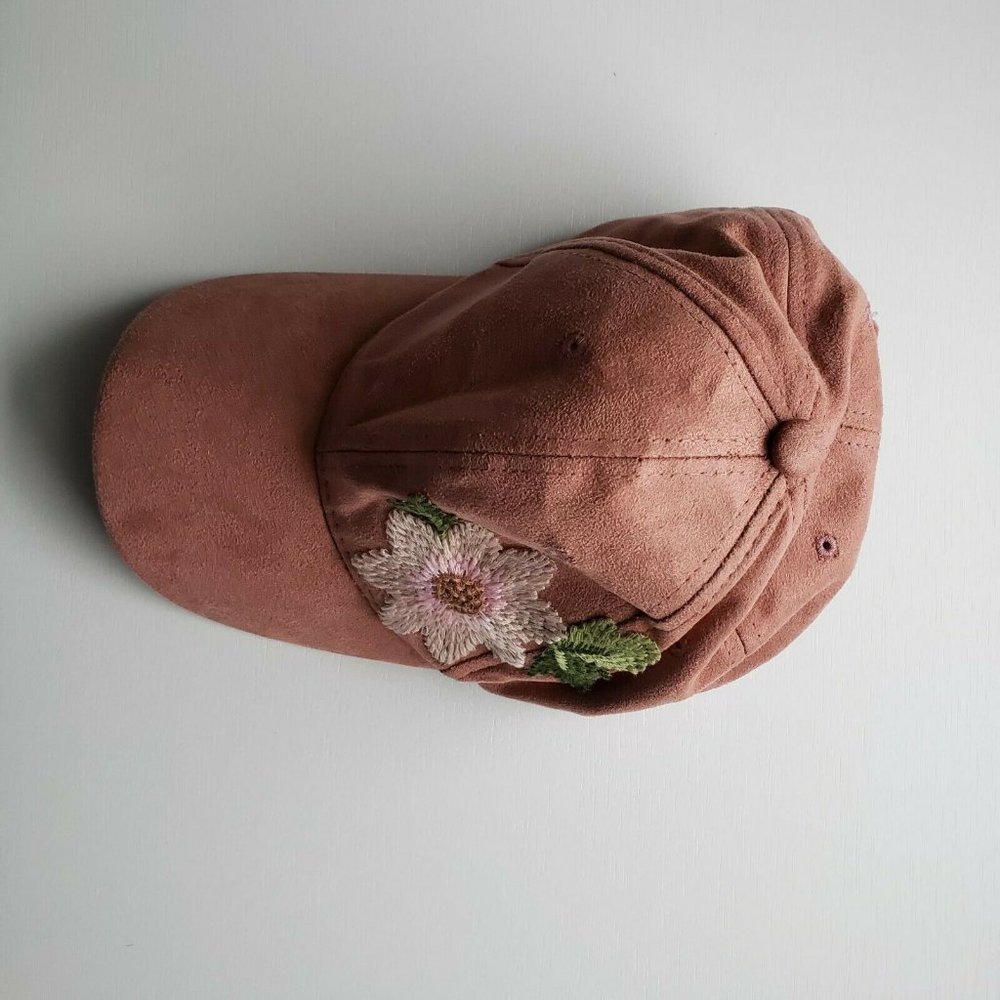 David And Young Flower Suede Ball Chill Cap Hat - Picture 5 of 8